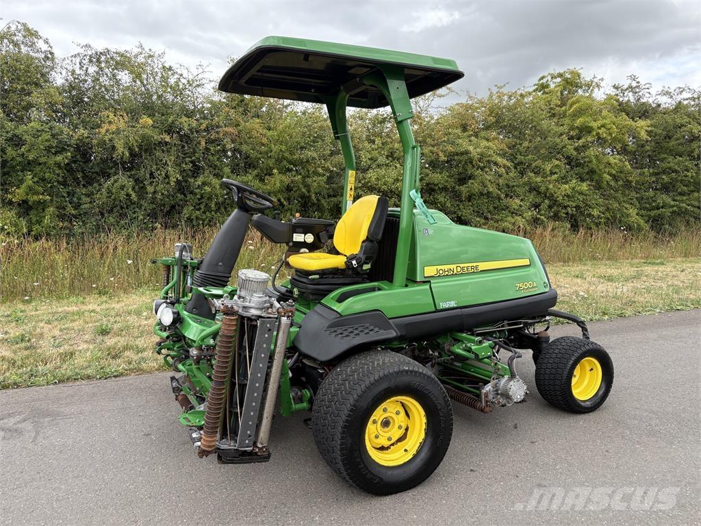John Deere 7500AE Taga jalutatavad niidukid