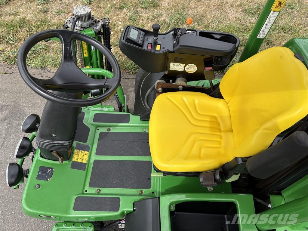 John Deere 7500AE Taga jalutatavad niidukid