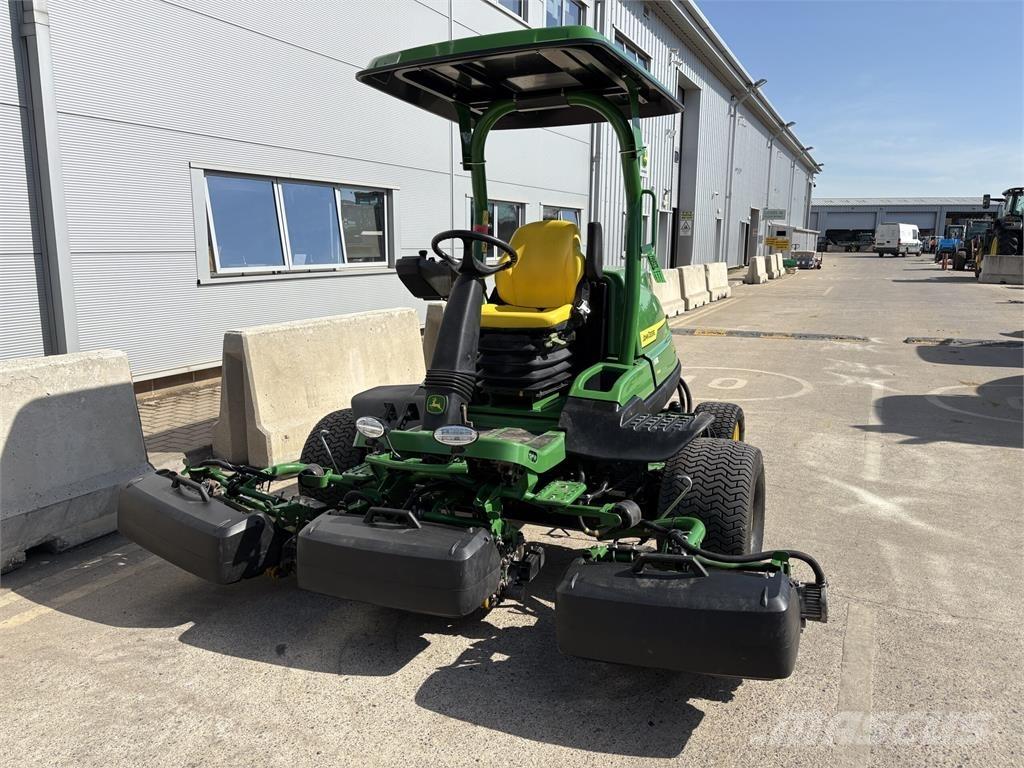 John Deere 7500AE Taga jalutatavad niidukid