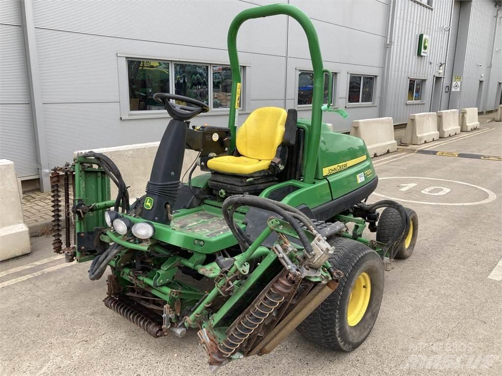 John Deere 7700A Taga jalutatavad niidukid