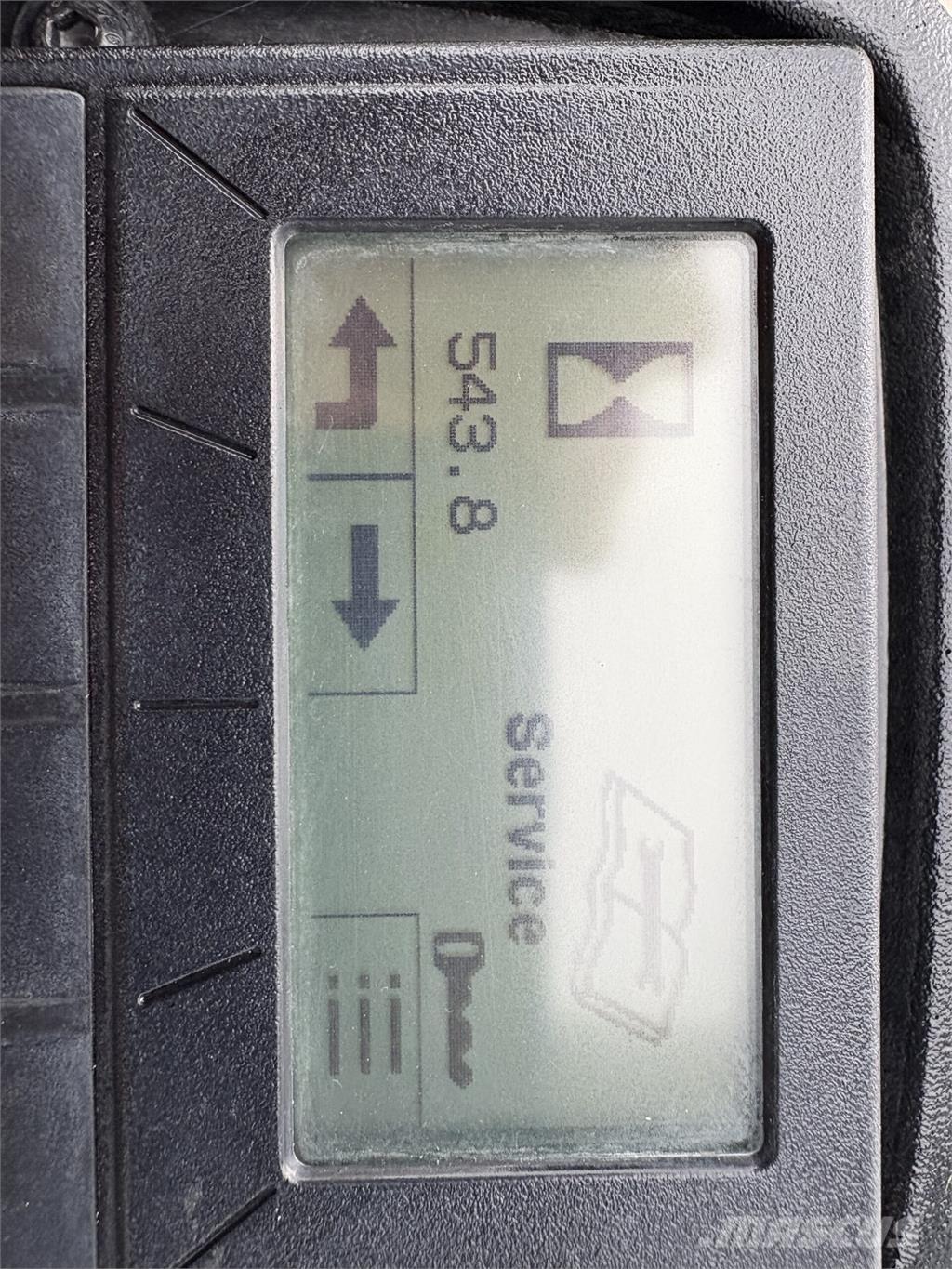 John Deere 7700A Taga jalutatavad niidukid