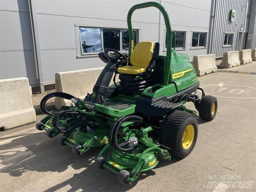 John Deere 8800A Taga jalutatavad niidukid