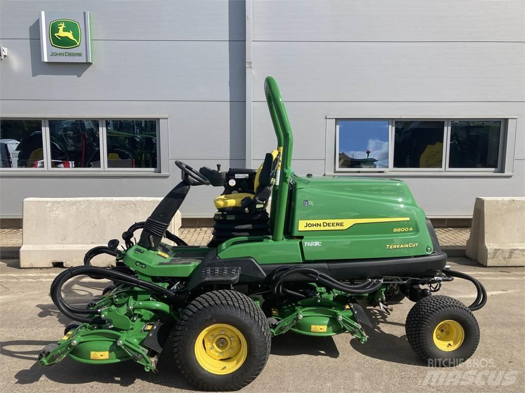 John Deere 8800A Taga jalutatavad niidukid