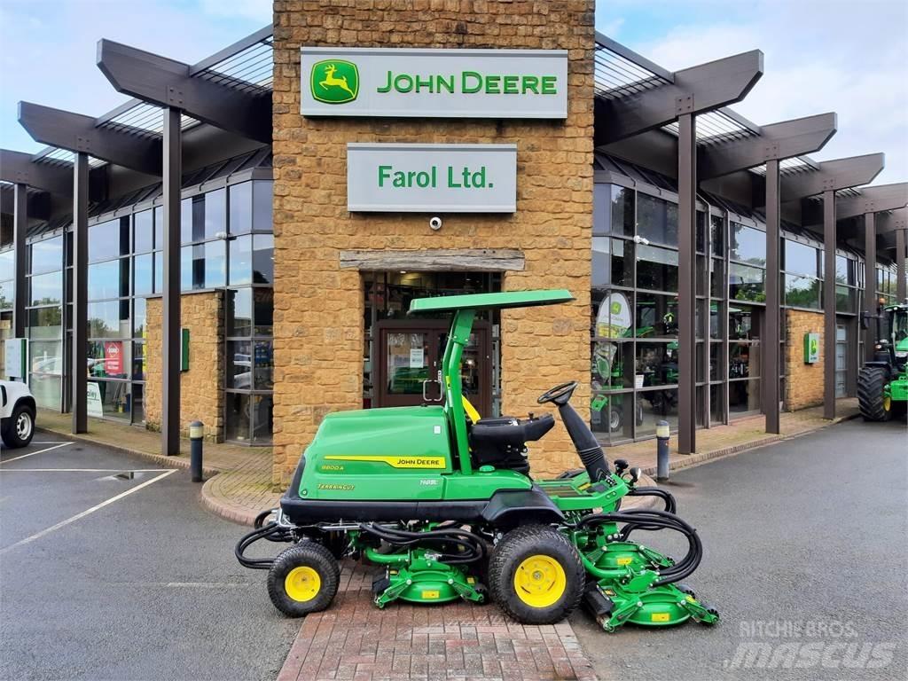 John Deere 8800A Taga jalutatavad niidukid