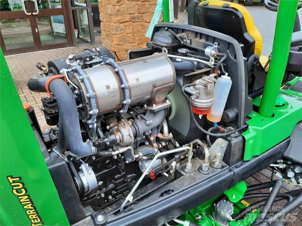 John Deere 8800A Taga jalutatavad niidukid