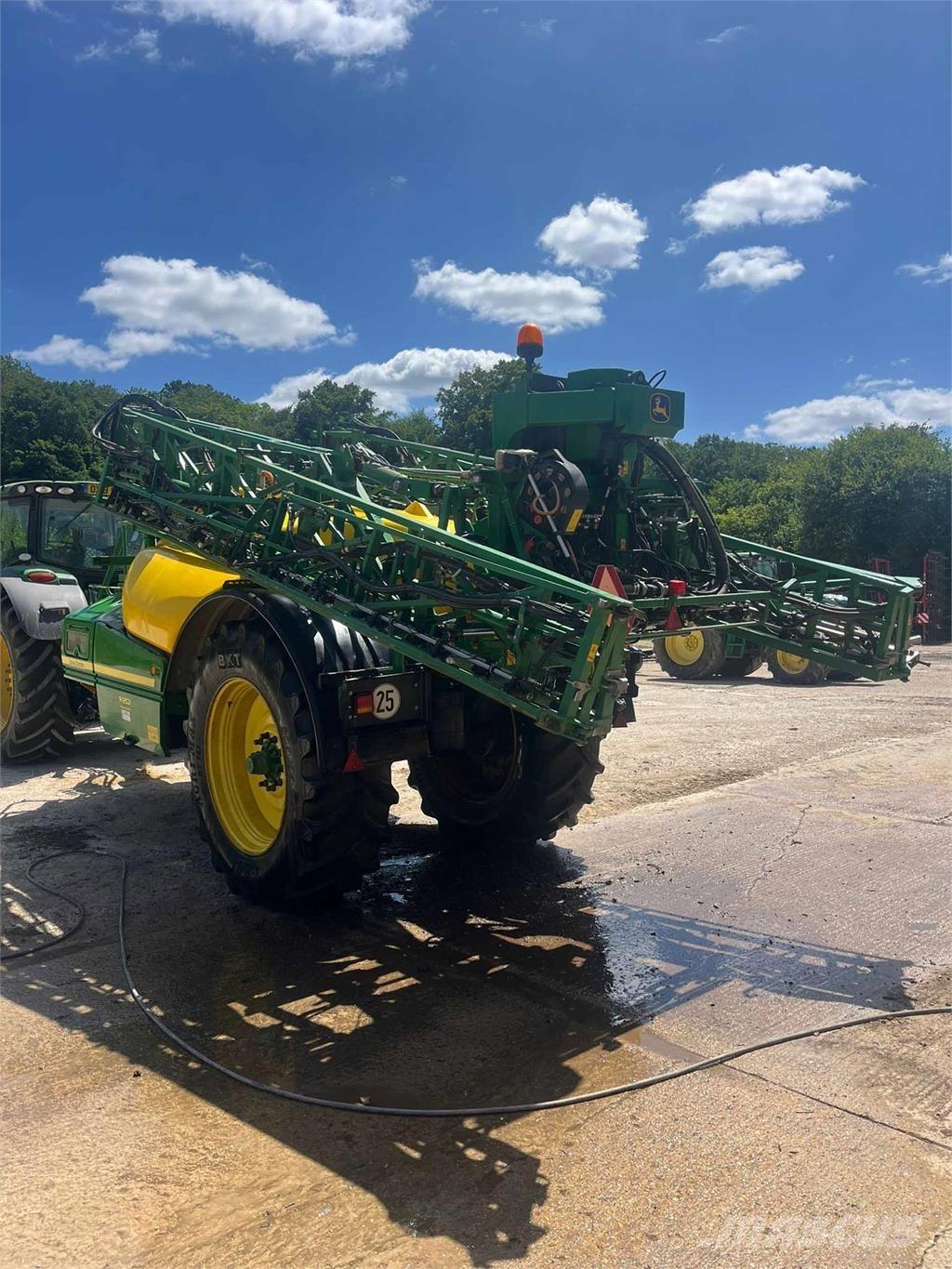 John Deere R952i Iseliikuvad pritsid