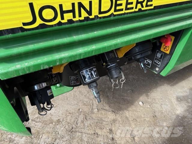 John Deere R962I Iseliikuvad pritsid
