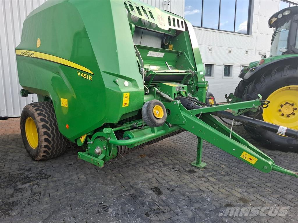 John Deere V451R Heinapressid