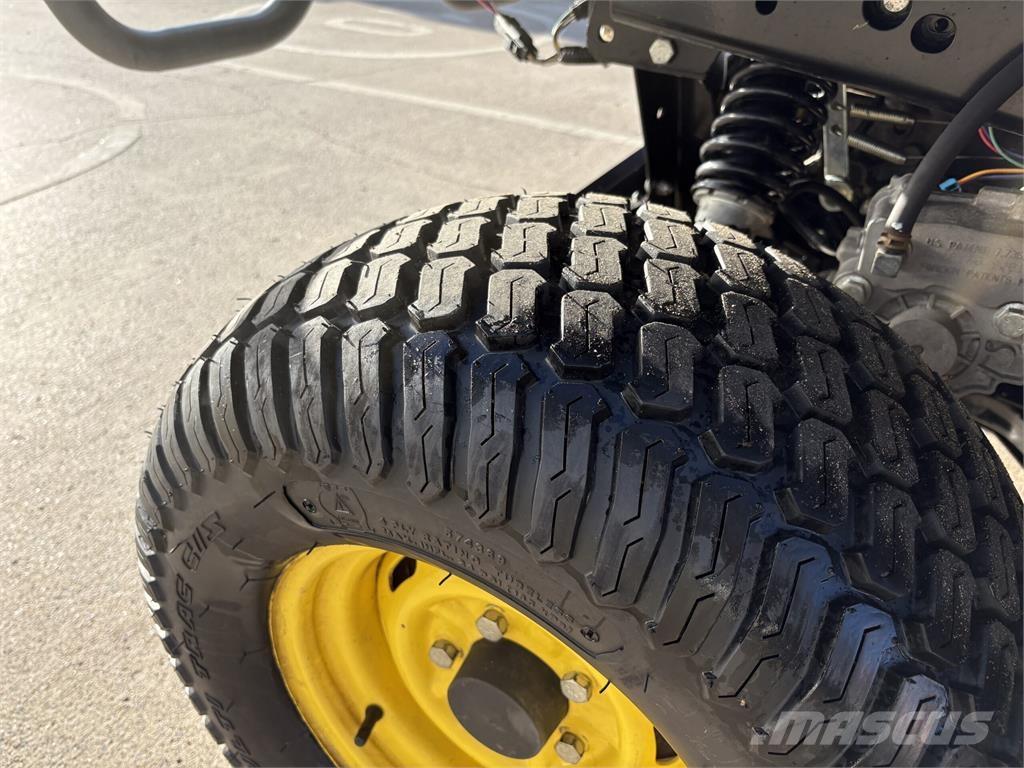 John Deere XUV855M Kommunaalteenuste tehnika