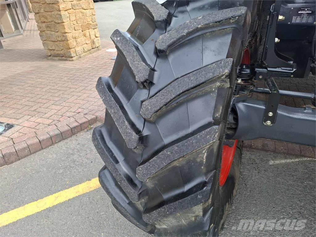 Kubota M7153 Traktorid