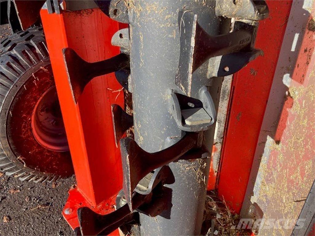 Kuhn RM610R Karjamaade niidukid / pealselõikurid