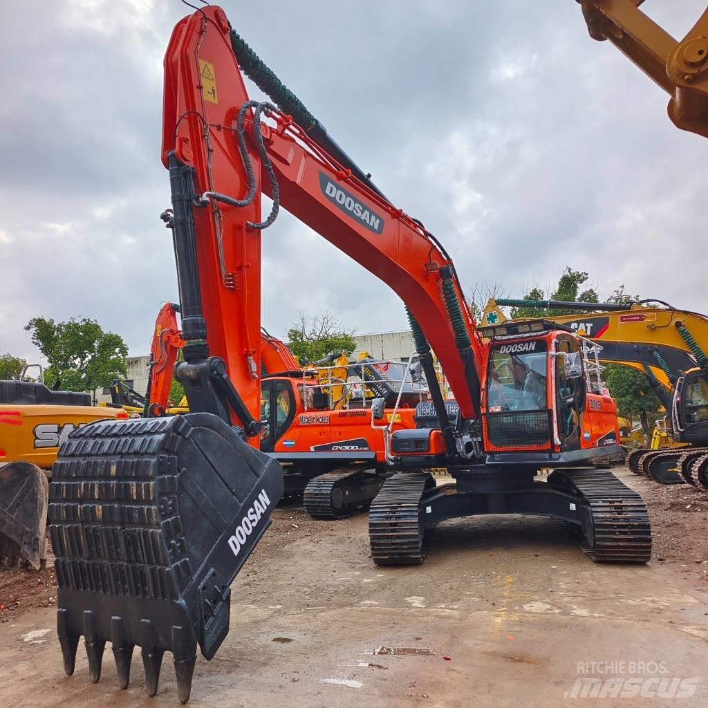 Doosan DX 300 LC Roomikekskavaatorid