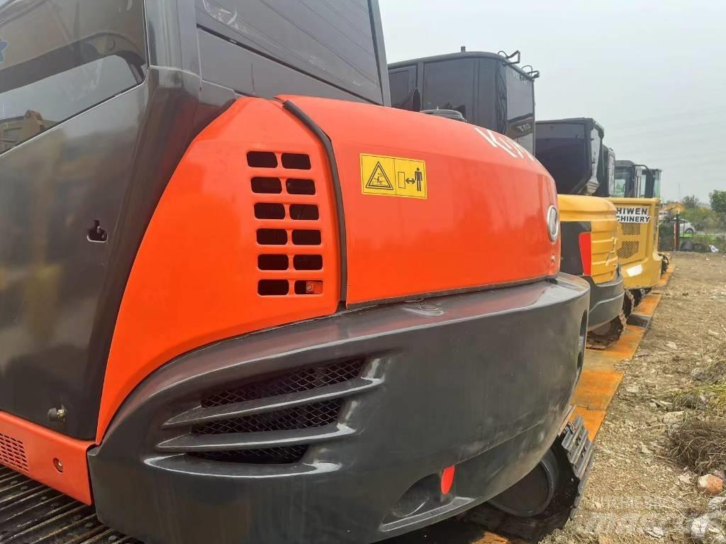 Kubota 183 Roomikekskavaatorid
