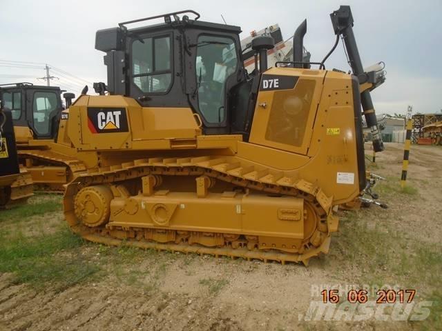 CAT D7E Buldooserid