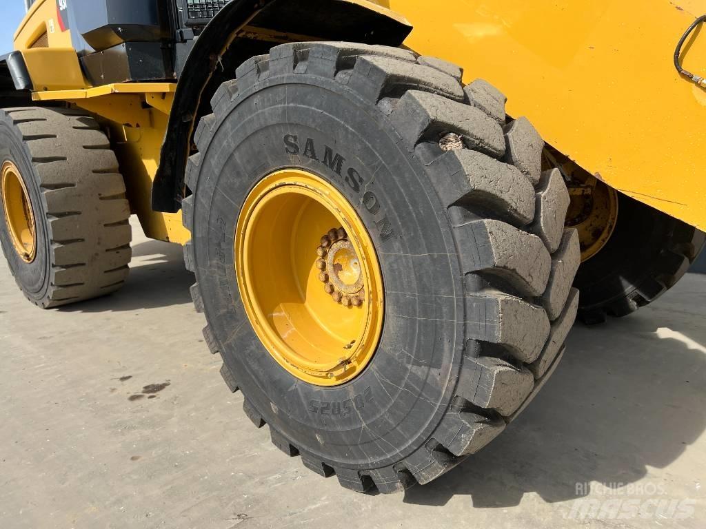 CAT 930K Rataslaadurid
