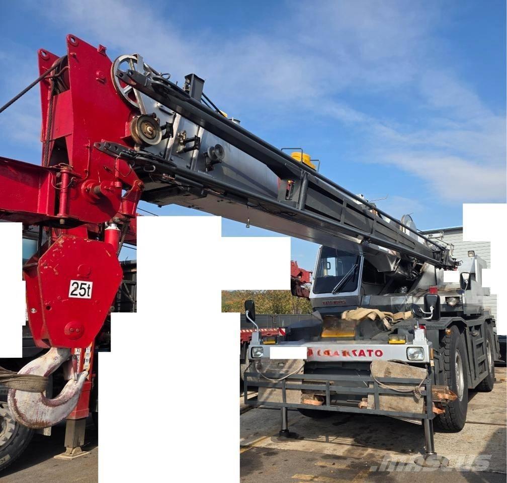 Kato KR 25 H V-3 Maastikutõstukid