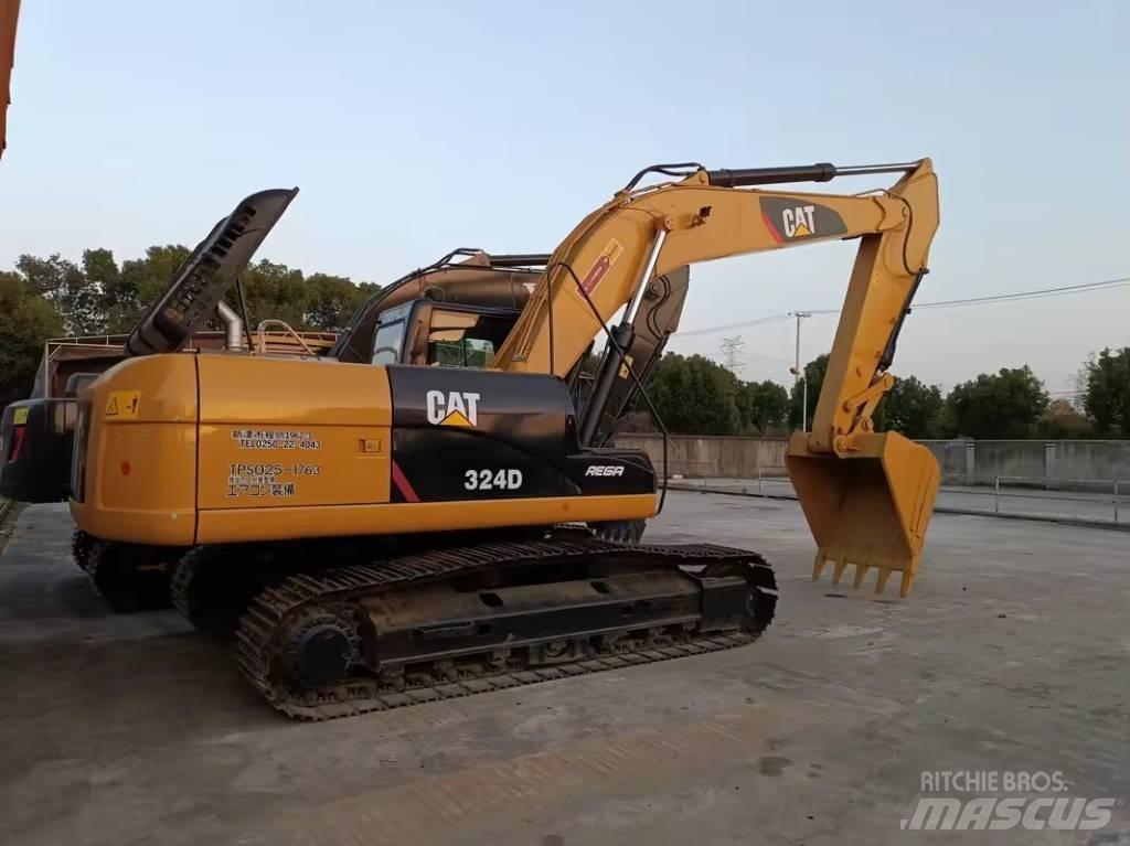 CAT 324 Roomikekskavaatorid