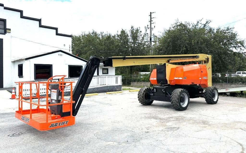 JLG 800 AJ Iseliikuvad poomtõstukid