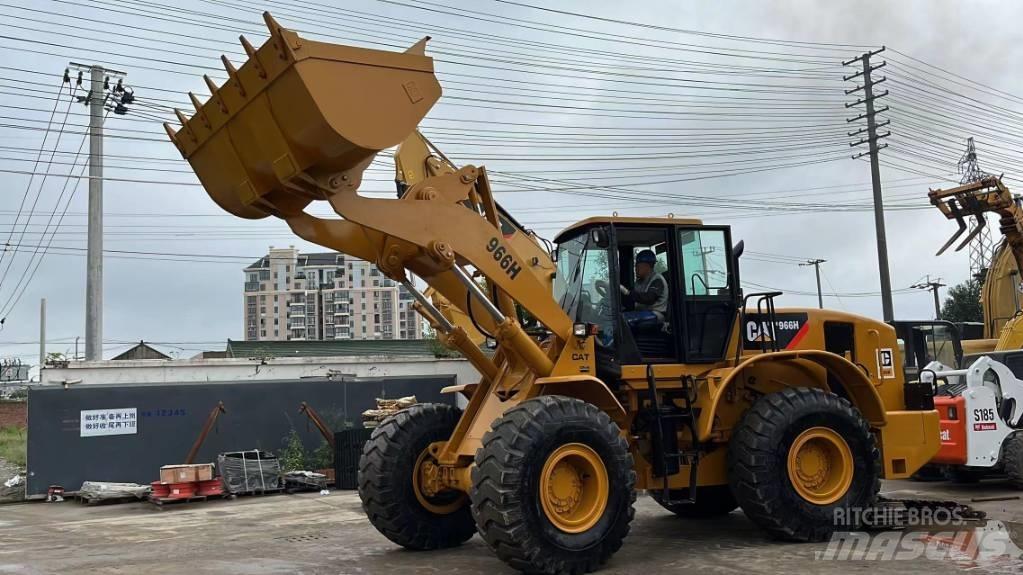 CAT 966 Rataslaadurid