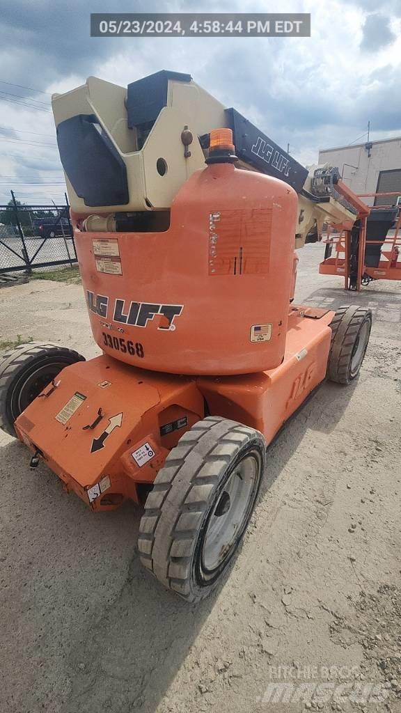 JLG E 450 AJ Iseliikuvad poomtõstukid