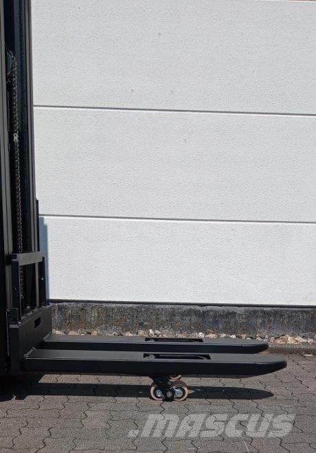 Toyota SWE160L Järelkäidavad virnastajad