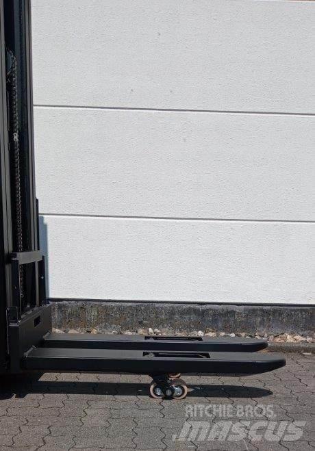 Toyota SWE160L Järelkäidavad virnastajad