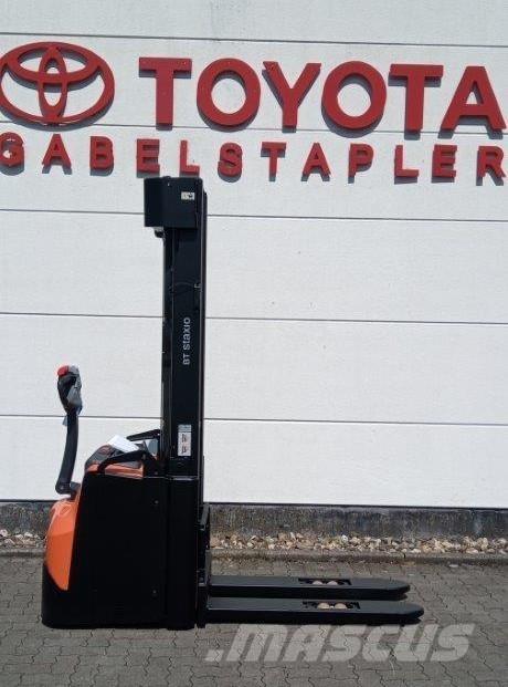 Toyota SWE160L Platvormiga virnastajad