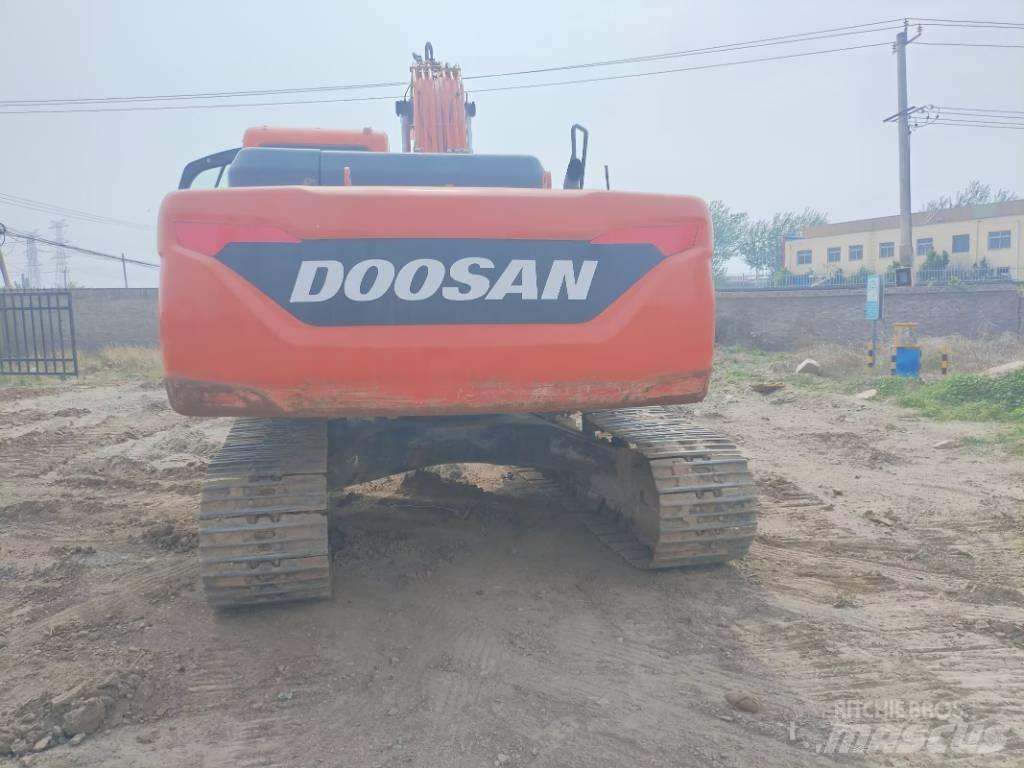 Doosan DX225LC-9C Roomikekskavaatorid