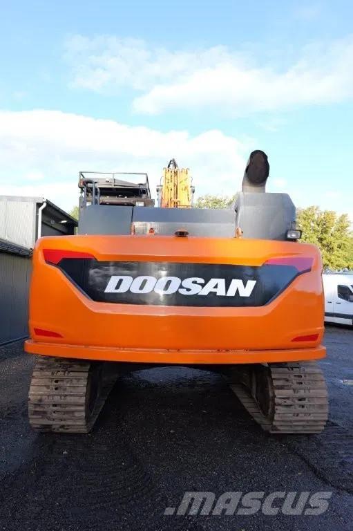 Doosan DX300LC Roomikekskavaatorid