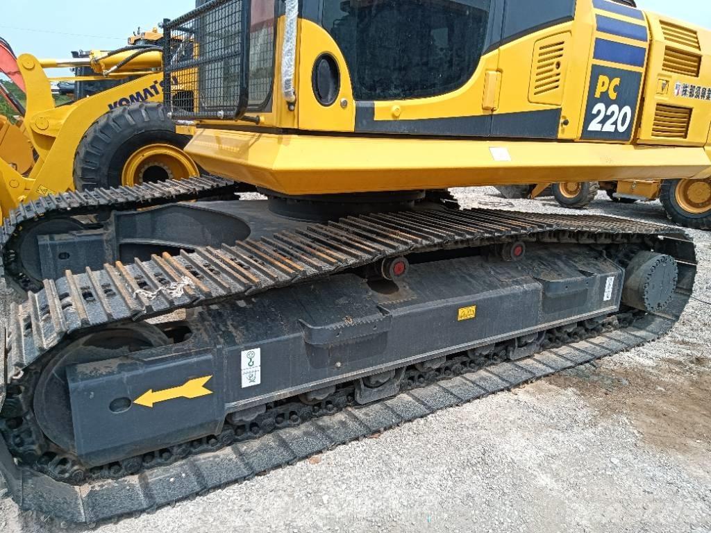 Komatsu PC 220-8 Roomikekskavaatorid