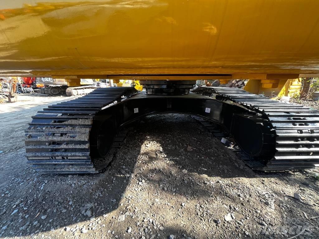 Komatsu PC 220 Roomikekskavaatorid