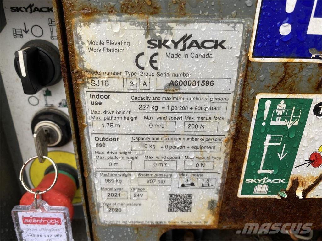 SkyJack SJ16 Vertikaalsed mast tõstukid