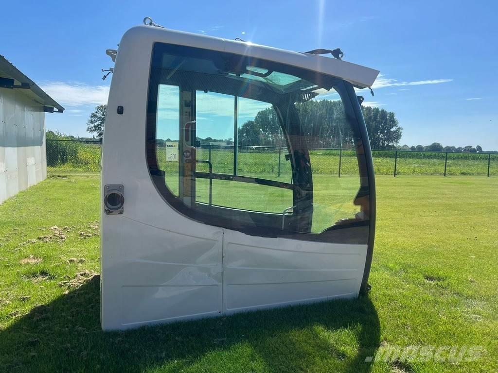 Liebherr 11407040 Kabiinid