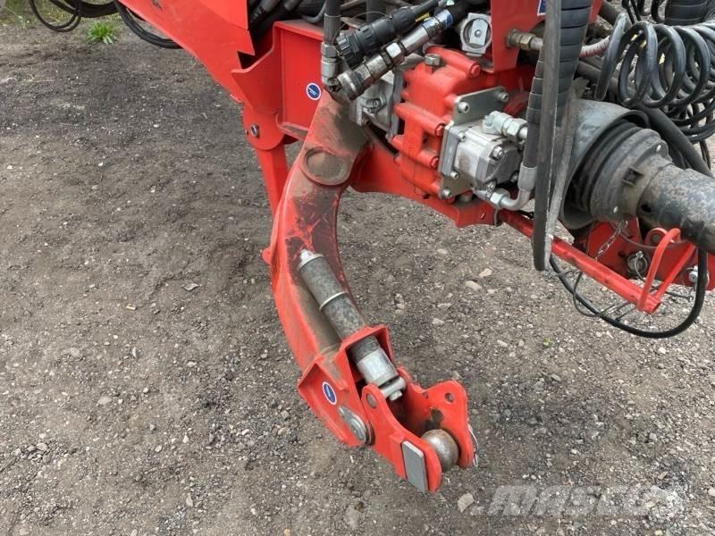 Kuhn GA13131 Iseliikuvad niidukid-vaalutid