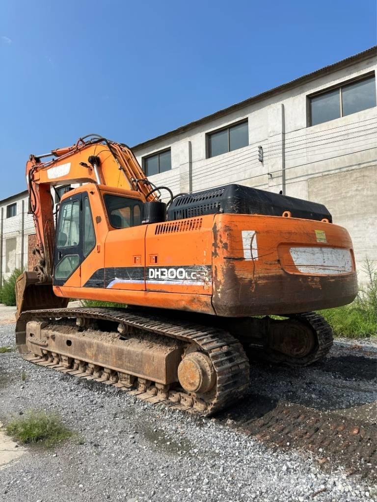 Doosan DH300 Roomikekskavaatorid