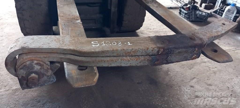 Scania 94 D.   1421061 Sillad