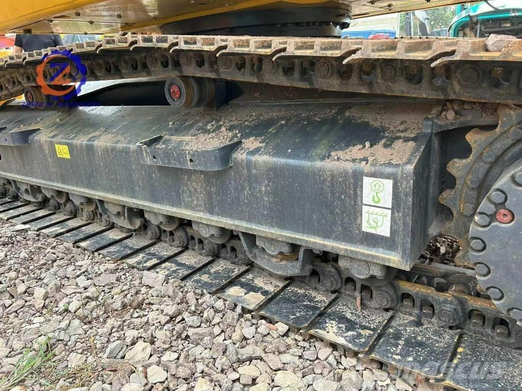 Komatsu PC 240-8 Roomikekskavaatorid