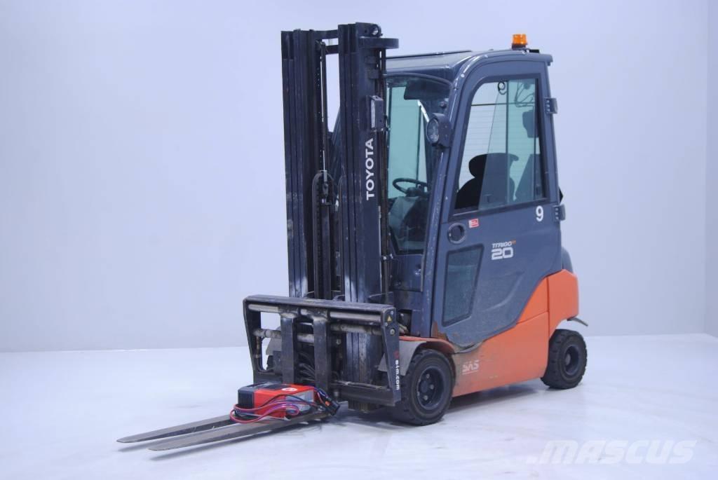 Toyota 8FBMK20T Elektritõstukid