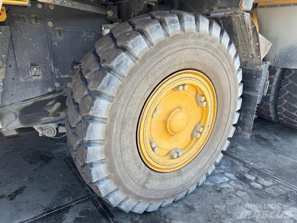 Komatsu HD405-7 Karjääriveokid