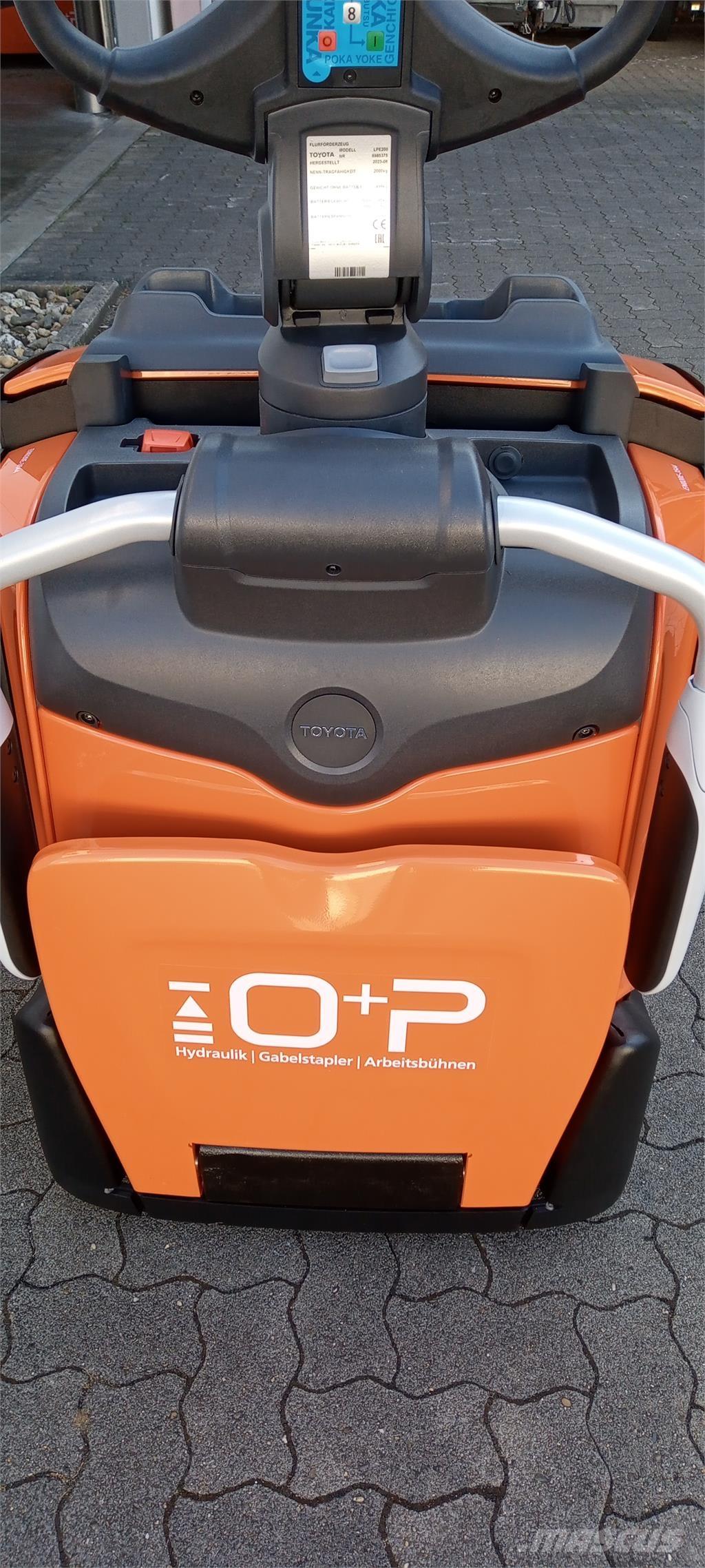 Toyota LPE200 Järelkäidavad virnastajad