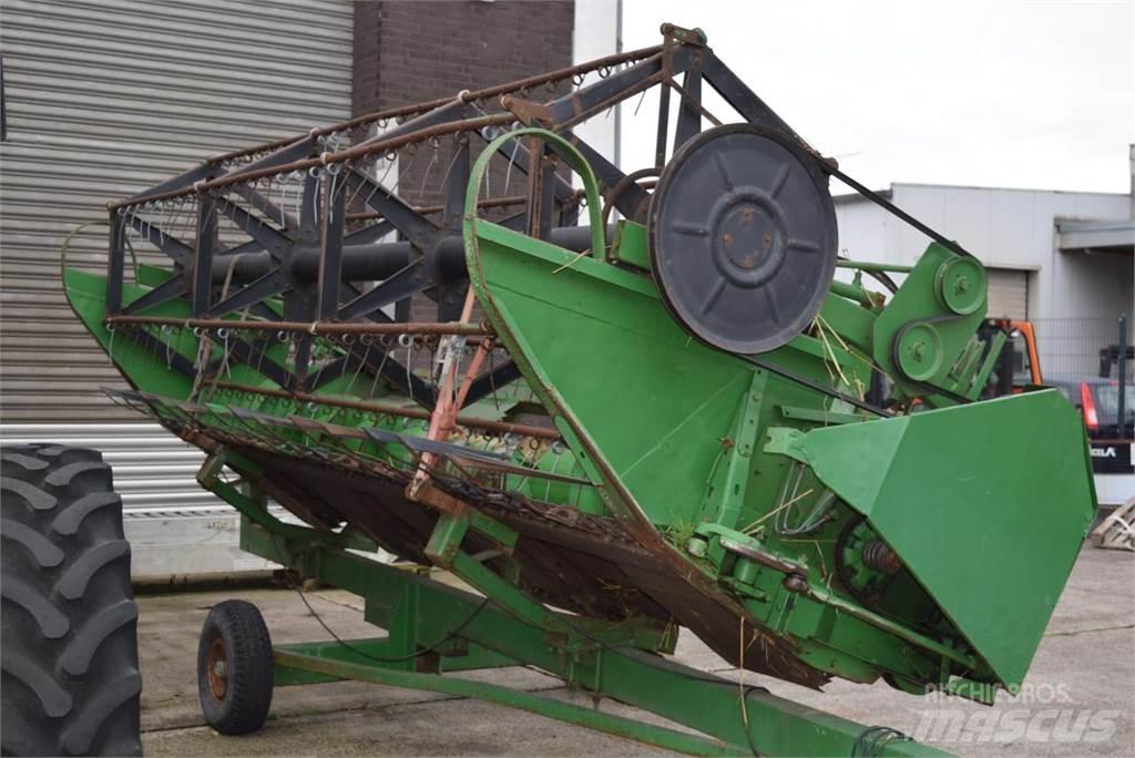 John Deere 1065 Teraviljakombainid