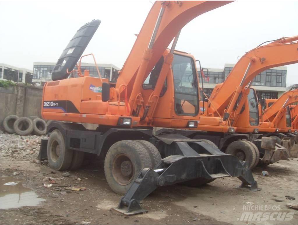 Doosan DH 210 W-7 Ratasekskavaatorid
