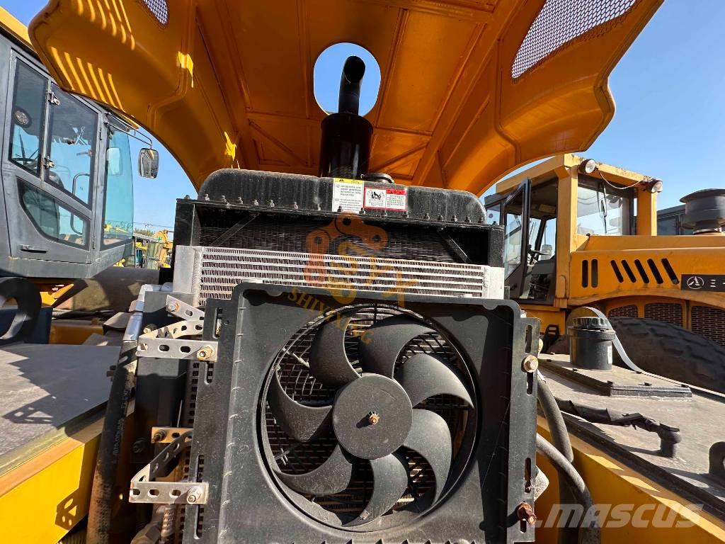 XCMG XS 233J Ühe trumliga rullid