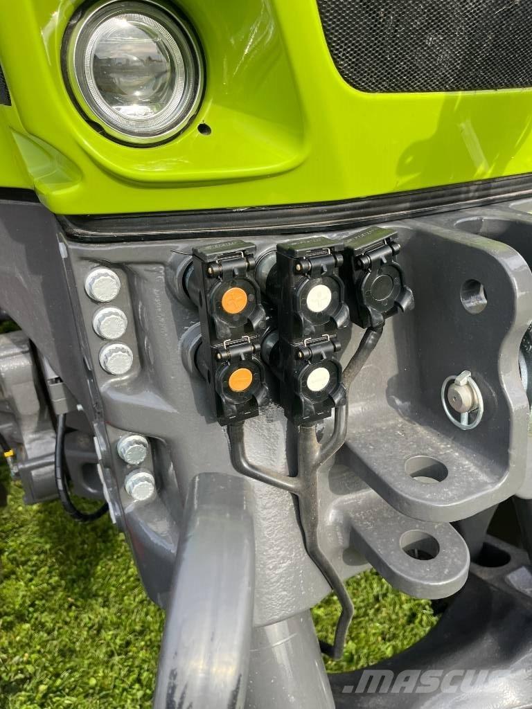 CLAAS AXION 930 Traktorid