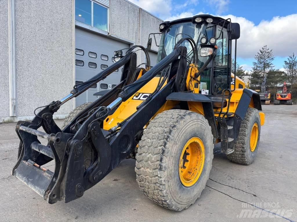JCB 437 HT Rataslaadurid