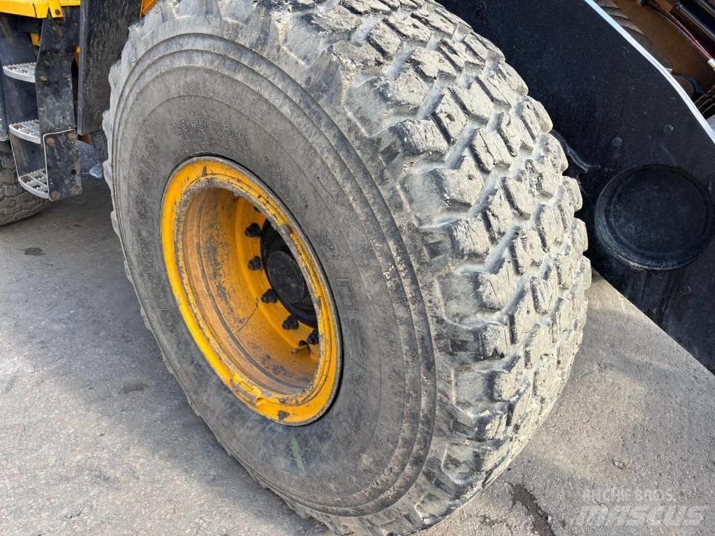 JCB 437 HT Rataslaadurid