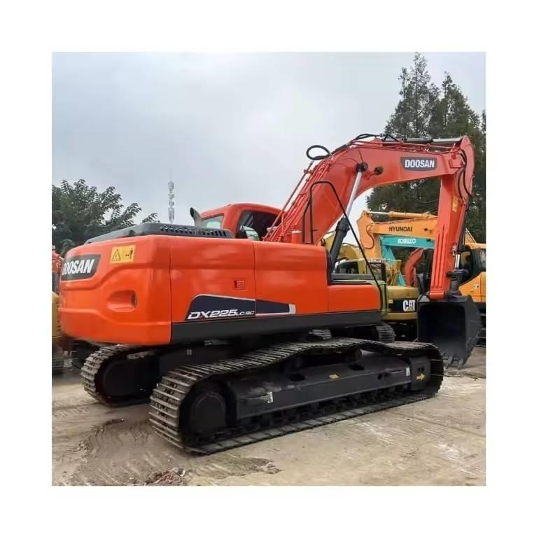 Doosan DX 225 LC-9C Roomikekskavaatorid
