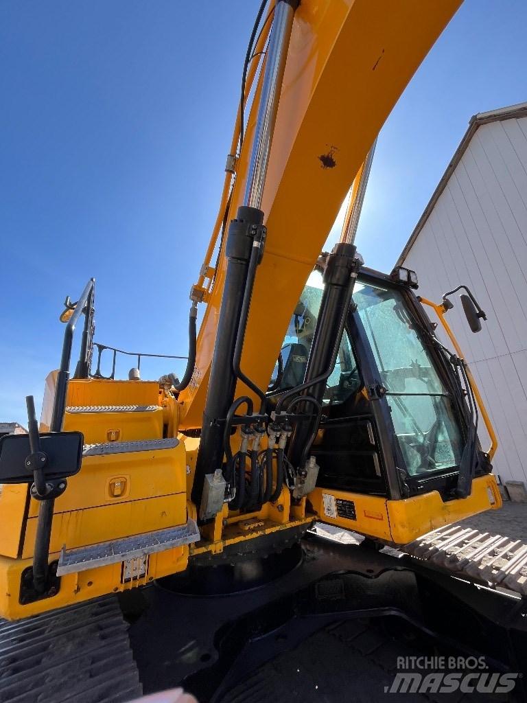 JCB JS 220 LC Roomikekskavaatorid