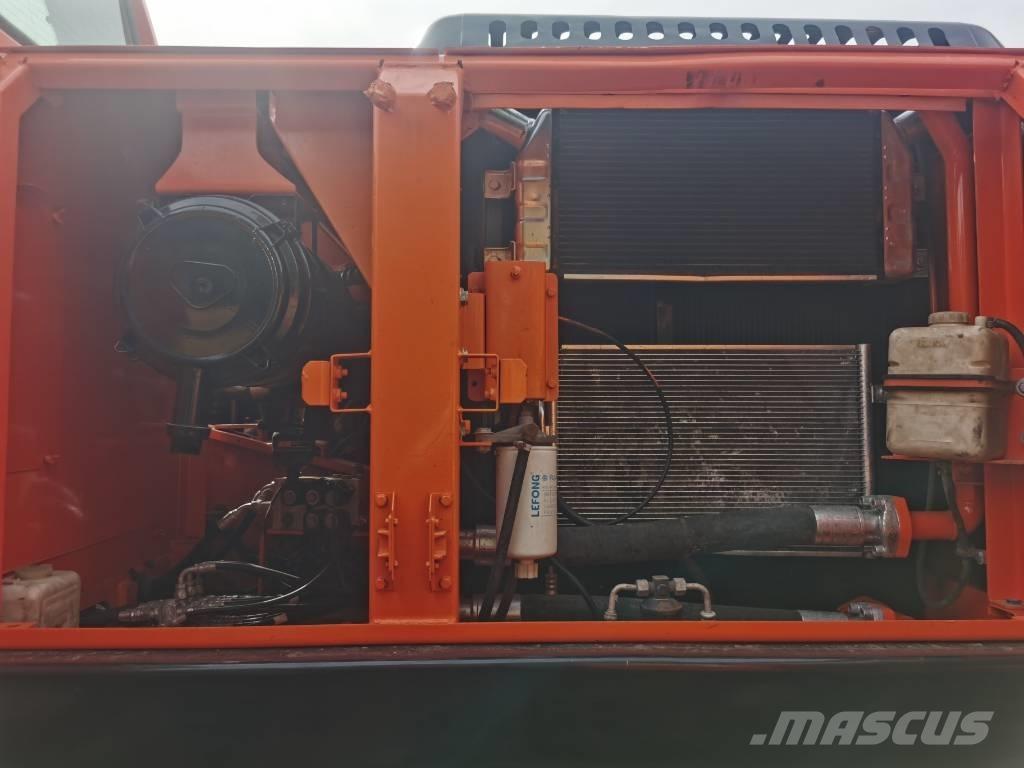 Doosan DX225LC-9C Roomikekskavaatorid