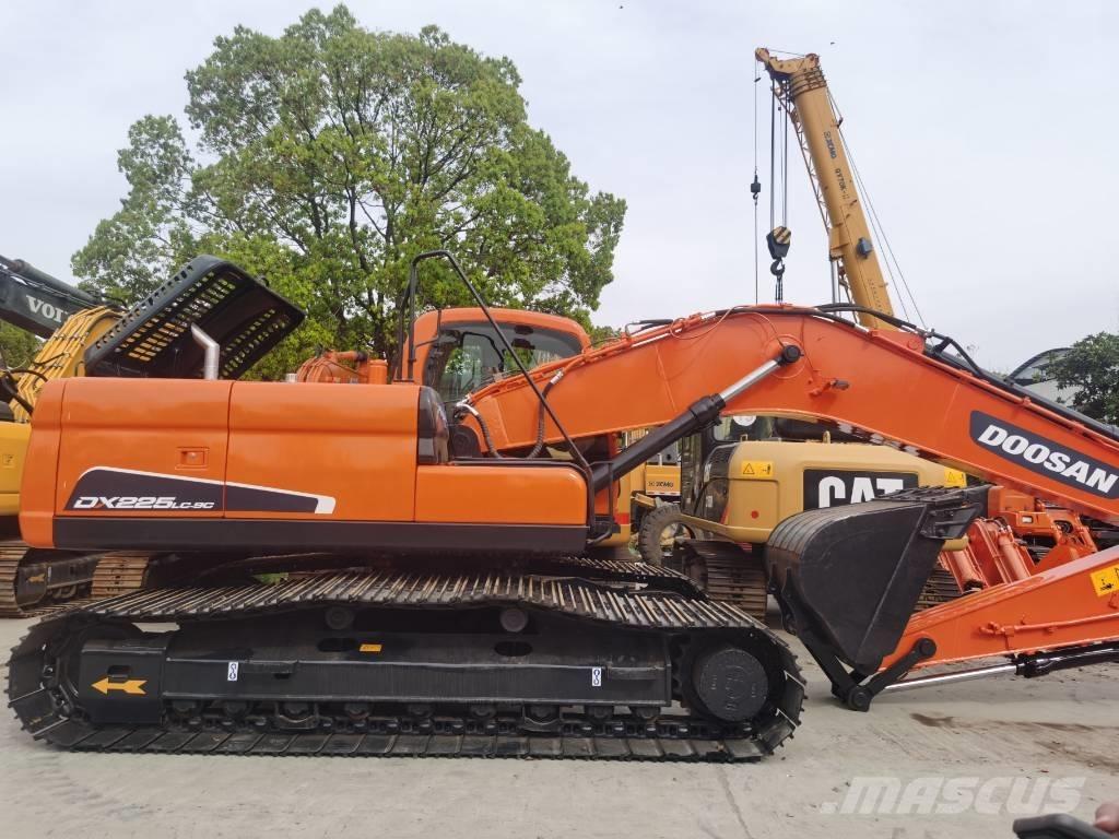 Doosan DX225LC-9C Roomikekskavaatorid